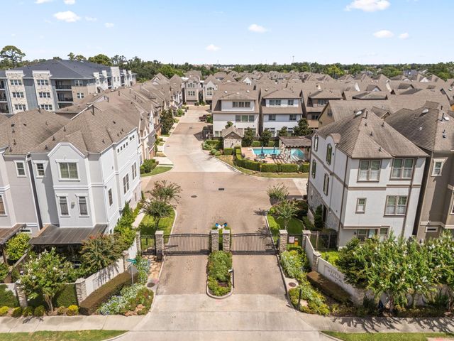6703 Saxton Manor Street, Houston, TX 77055