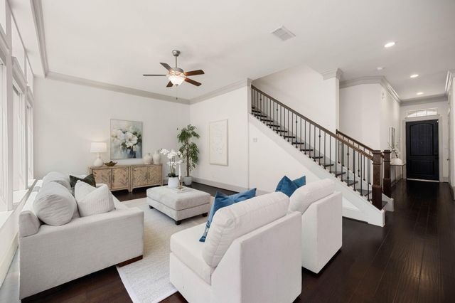 6703 Saxton Manor Street, Houston, TX 77055