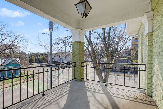 1233 17th Ave, S, Nashville, TN 37212