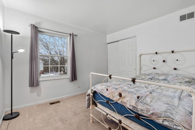 681 Majestic Drive, Algonquin, IL 60102