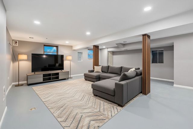 681 Majestic Drive, Algonquin, IL 60102