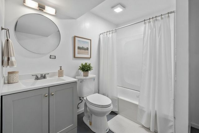 681 Majestic Drive, Algonquin, IL 60102