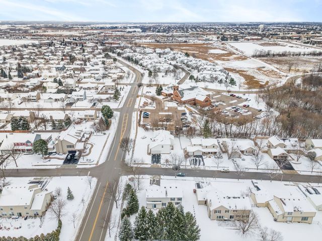 681 Majestic Drive, Algonquin, IL 60102