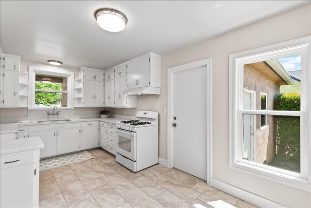 414 Concord St, Lodi, CA 95240