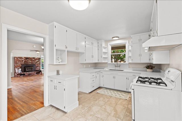 414 Concord St, Lodi, CA 95240