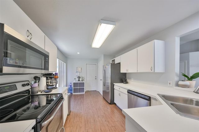 1204 SAWDUST COURT, Valrico, FL 33596