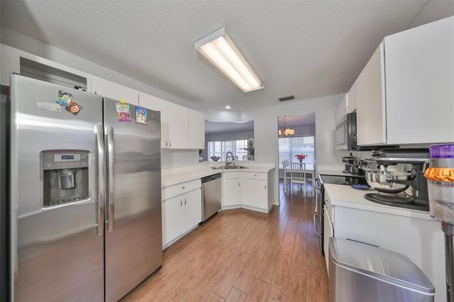 1204 SAWDUST COURT, Valrico, FL 33596