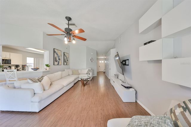 1204 SAWDUST COURT, Valrico, FL 33596