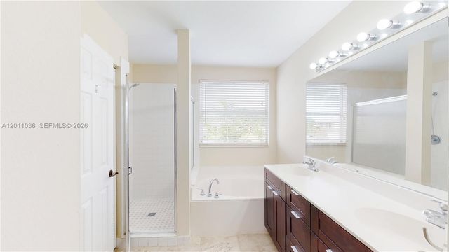 897 Briar Ridge Rd 897, Weston, FL 33327