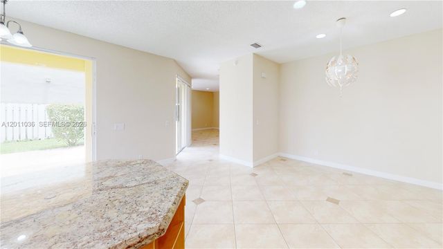 897 Briar Ridge Rd 897, Weston, FL 33327