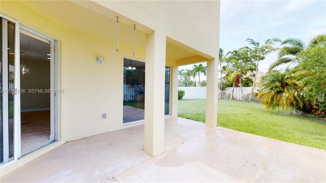 897 Briar Ridge Rd 897, Weston, FL 33327