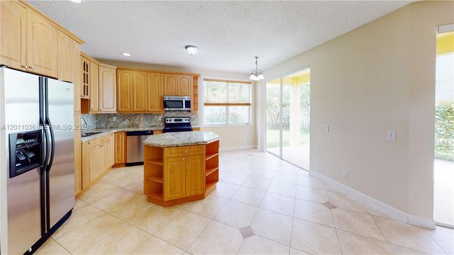 897 Briar Ridge Rd 897, Weston, FL 33327