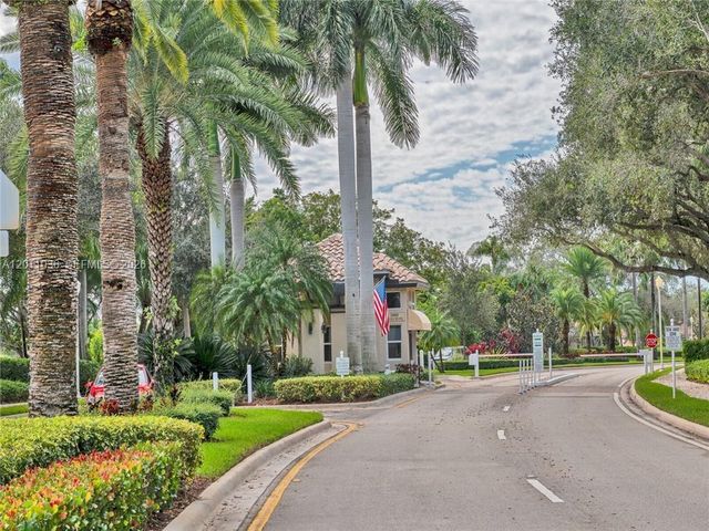 897 Briar Ridge Rd 897, Weston, FL 33327