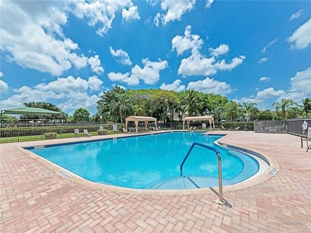 897 Briar Ridge Rd 897, Weston, FL 33327