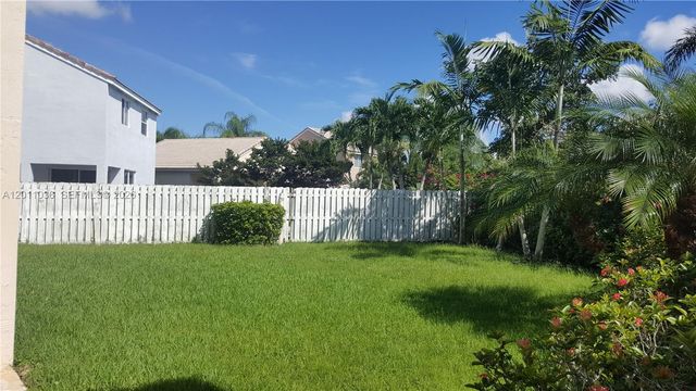 897 Briar Ridge Rd 897, Weston, FL 33327