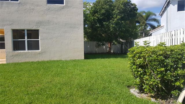897 Briar Ridge Rd 897, Weston, FL 33327