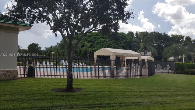 897 Briar Ridge Rd 897, Weston, FL 33327