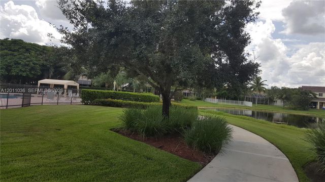 897 Briar Ridge Rd 897, Weston, FL 33327