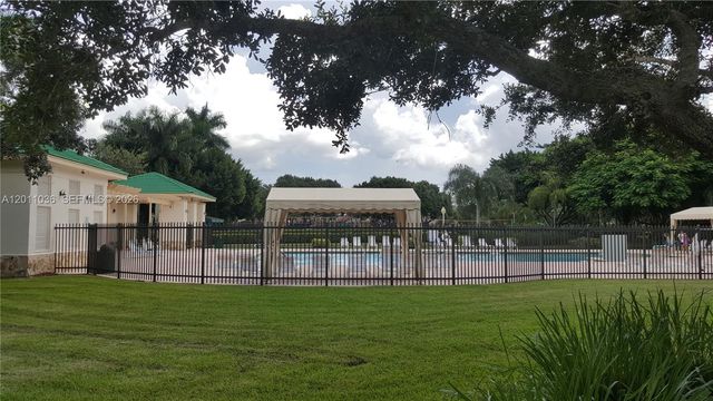 897 Briar Ridge Rd 897, Weston, FL 33327