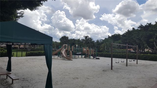 897 Briar Ridge Rd 897, Weston, FL 33327