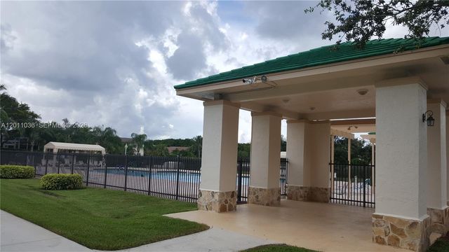897 Briar Ridge Rd 897, Weston, FL 33327