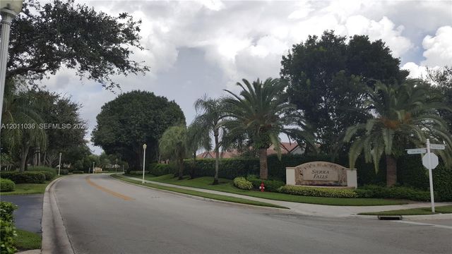 897 Briar Ridge Rd 897, Weston, FL 33327