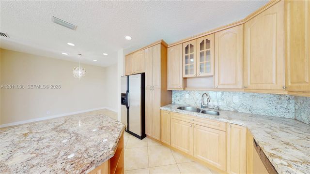897 Briar Ridge Rd 897, Weston, FL 33327