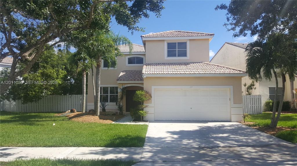 897 Briar Ridge Rd 897, Weston, FL 33327