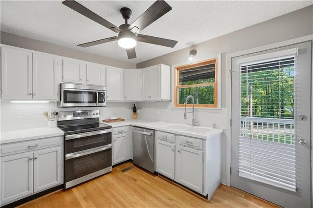 6166 Picketts Ridge NW, Acworth, GA 30101