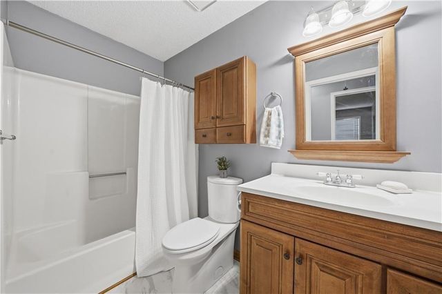 6166 Picketts Ridge NW, Acworth, GA 30101