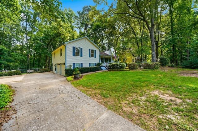 6166 Picketts Ridge NW, Acworth, GA 30101