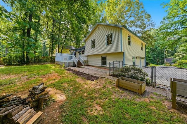 6166 Picketts Ridge NW, Acworth, GA 30101