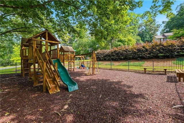6166 Picketts Ridge NW, Acworth, GA 30101