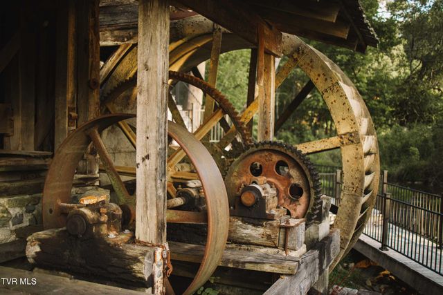 21405 Parks Mill Road, Abingdon, VA 24211