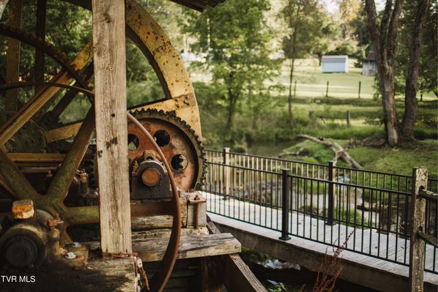 21405 Parks Mill Road, Abingdon, VA 24211