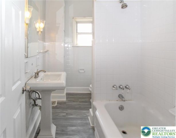 1827 Washington Boulevard, Wilson Boro, PA 18042