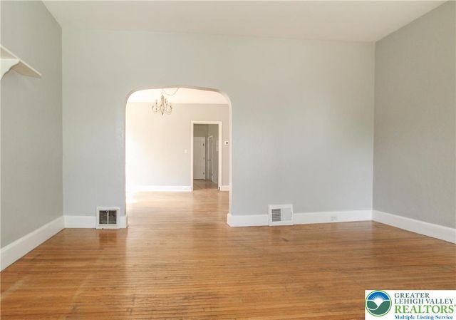 1827 Washington Boulevard, Wilson Boro, PA 18042