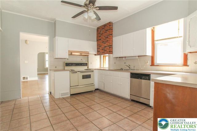 1827 Washington Boulevard, Wilson Boro, PA 18042