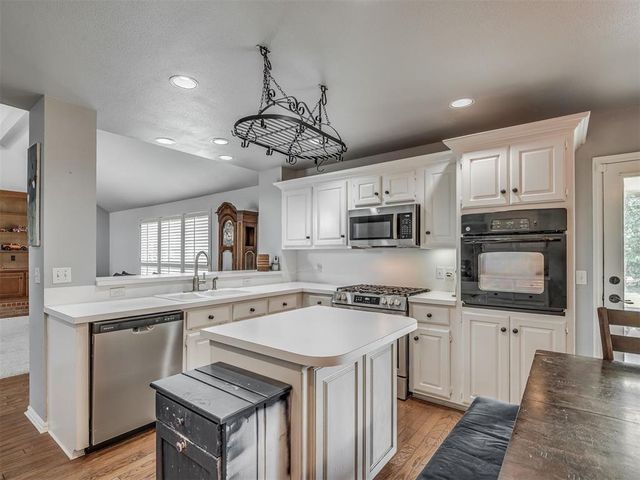 4108 Wood Castle Street, Norman, OK 73072