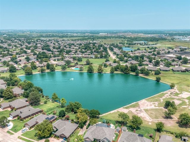 4108 Wood Castle Street, Norman, OK 73072