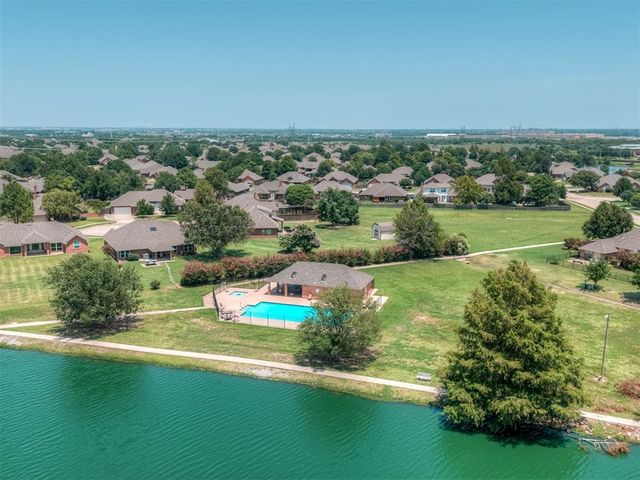 4108 Wood Castle Street, Norman, OK 73072