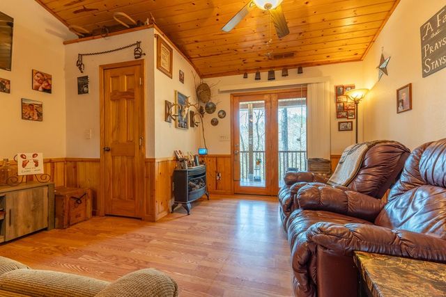 212 Pendergrass Road, Marble, NC 28905