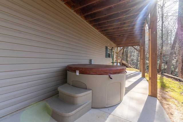 212 Pendergrass Road, Marble, NC 28905