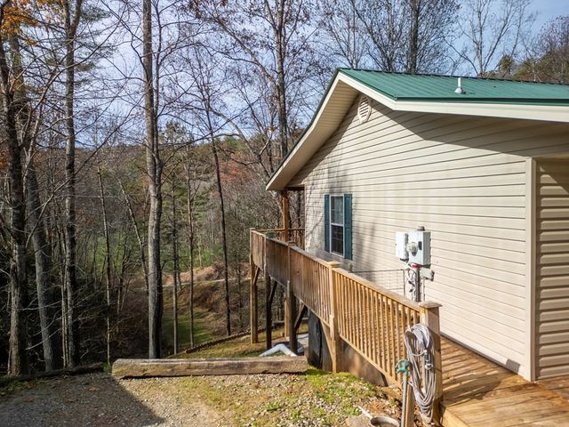212 Pendergrass Road, Marble, NC 28905