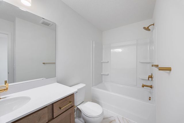 10389 Birchwood Circle, Victoria, MN 55318