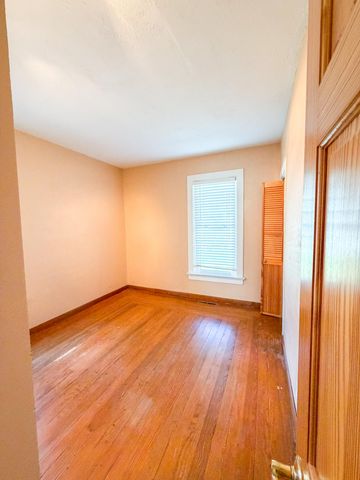 501 N Elm Street, Three Oaks Vllg, MI 49128