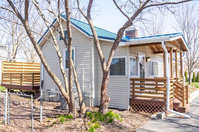 501 N Elm Street, Three Oaks Vllg, MI 49128