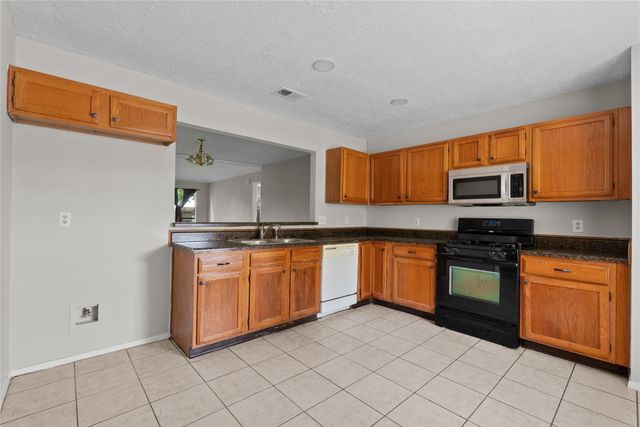 2819 Sugar Wood Drive, League City, TX 77573