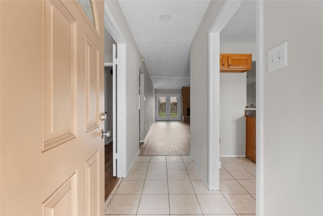 2819 Sugar Wood Drive, League City, TX 77573