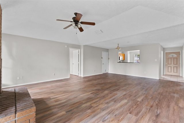 2819 Sugar Wood Drive, League City, TX 77573